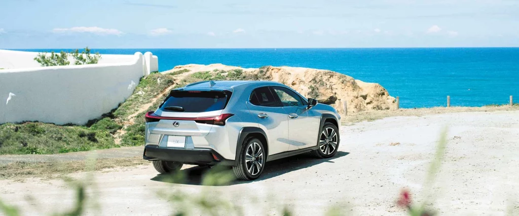 lexus-ux-200-gallery-exterior-04-d 2