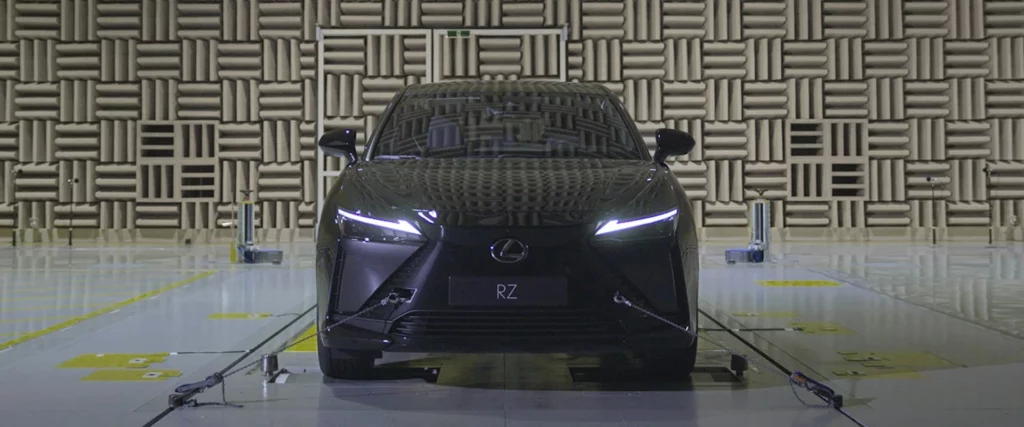 Imagem externa do lexus rz500e